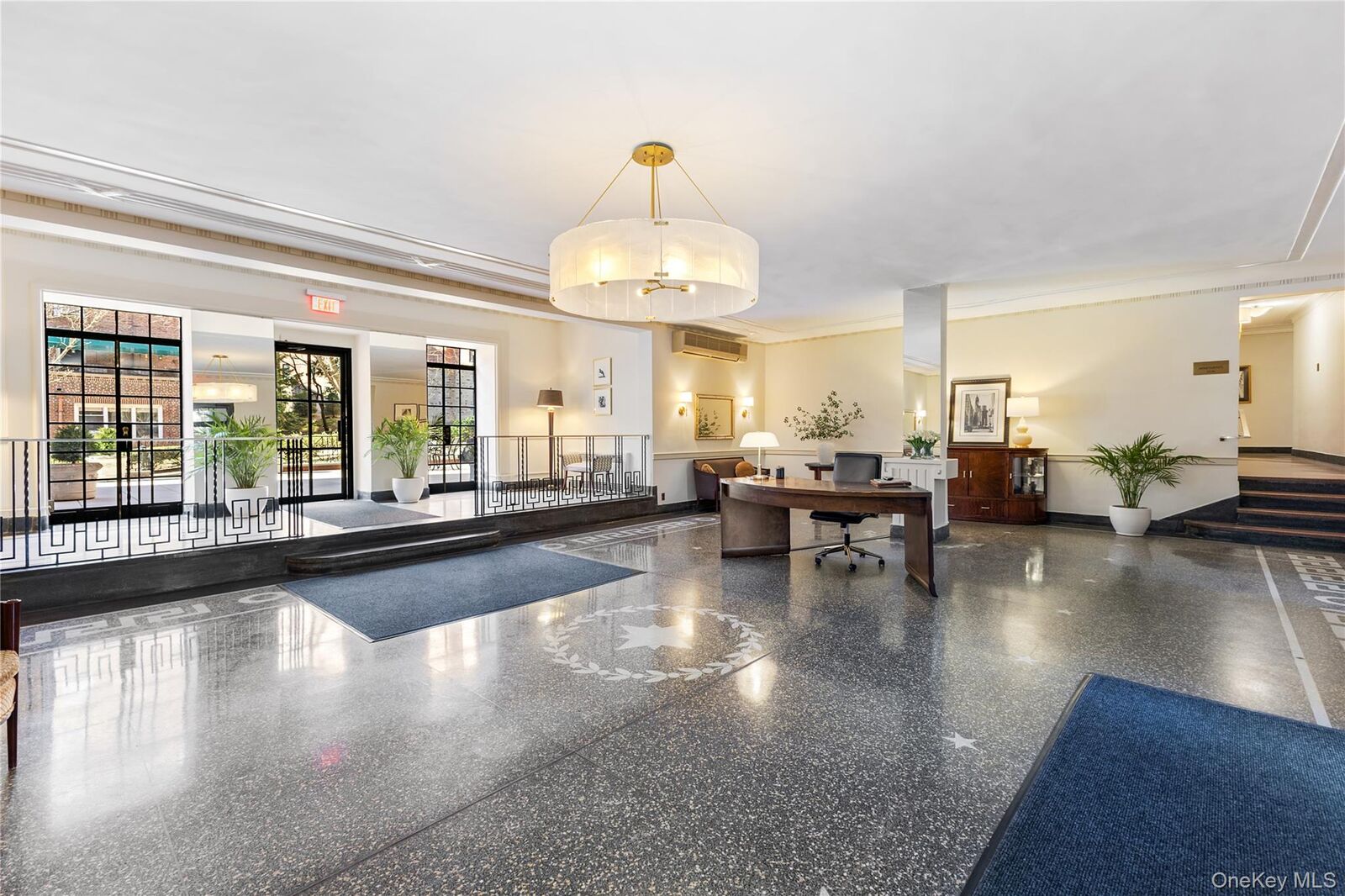 Property Photo:  35 Parkview Avenue 1D  NY 10708 