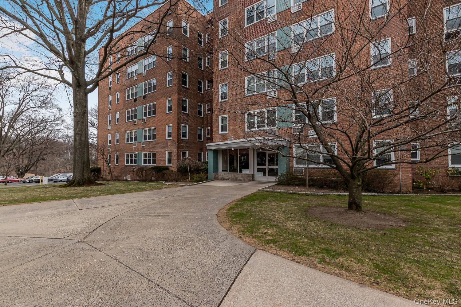 Property Photo:  76 Dehaven Drive 6L  NY 10703 