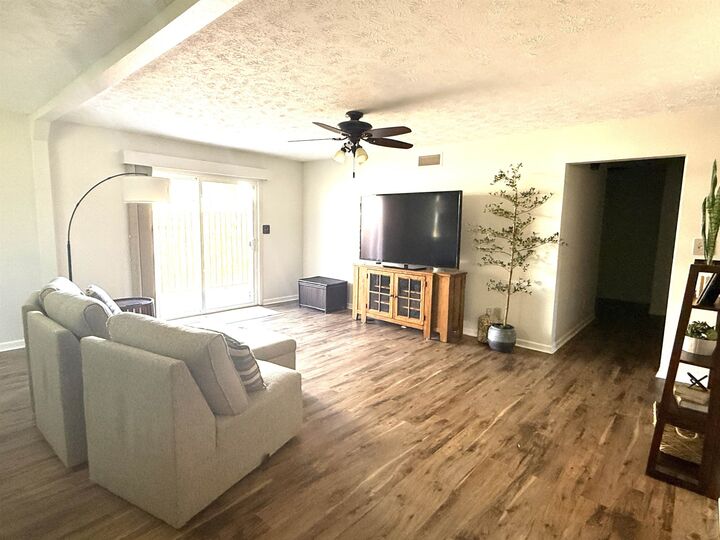 Property Photo:  803 S Oak St  NE 69101 