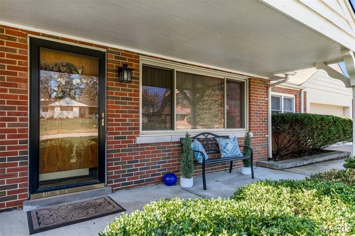 Property Photo: 12 Winslow Lane MO 63131