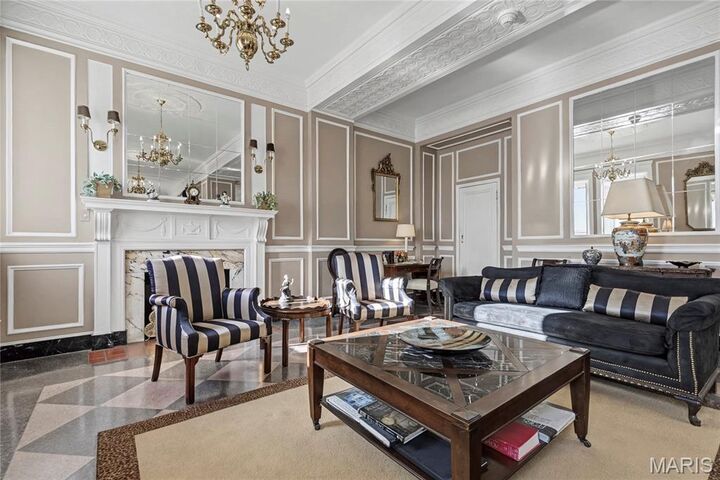 Property Photo: 701 S Skinker Boulevard 303 MO 63105