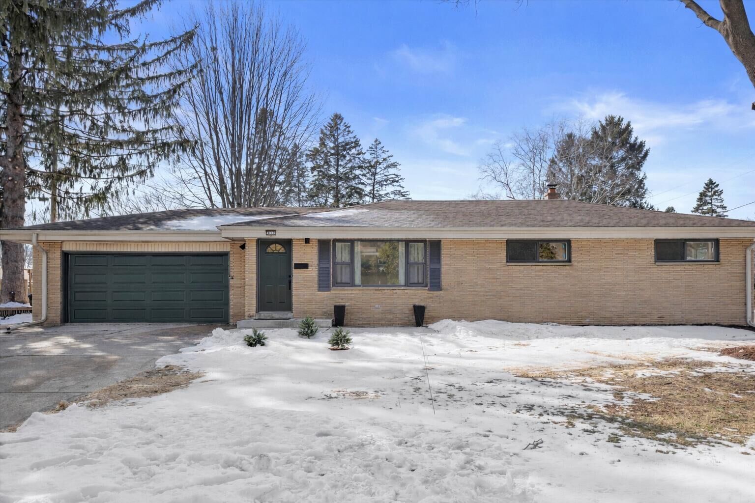 Property Photo:  831 W Riverview Dr  WI 53209 