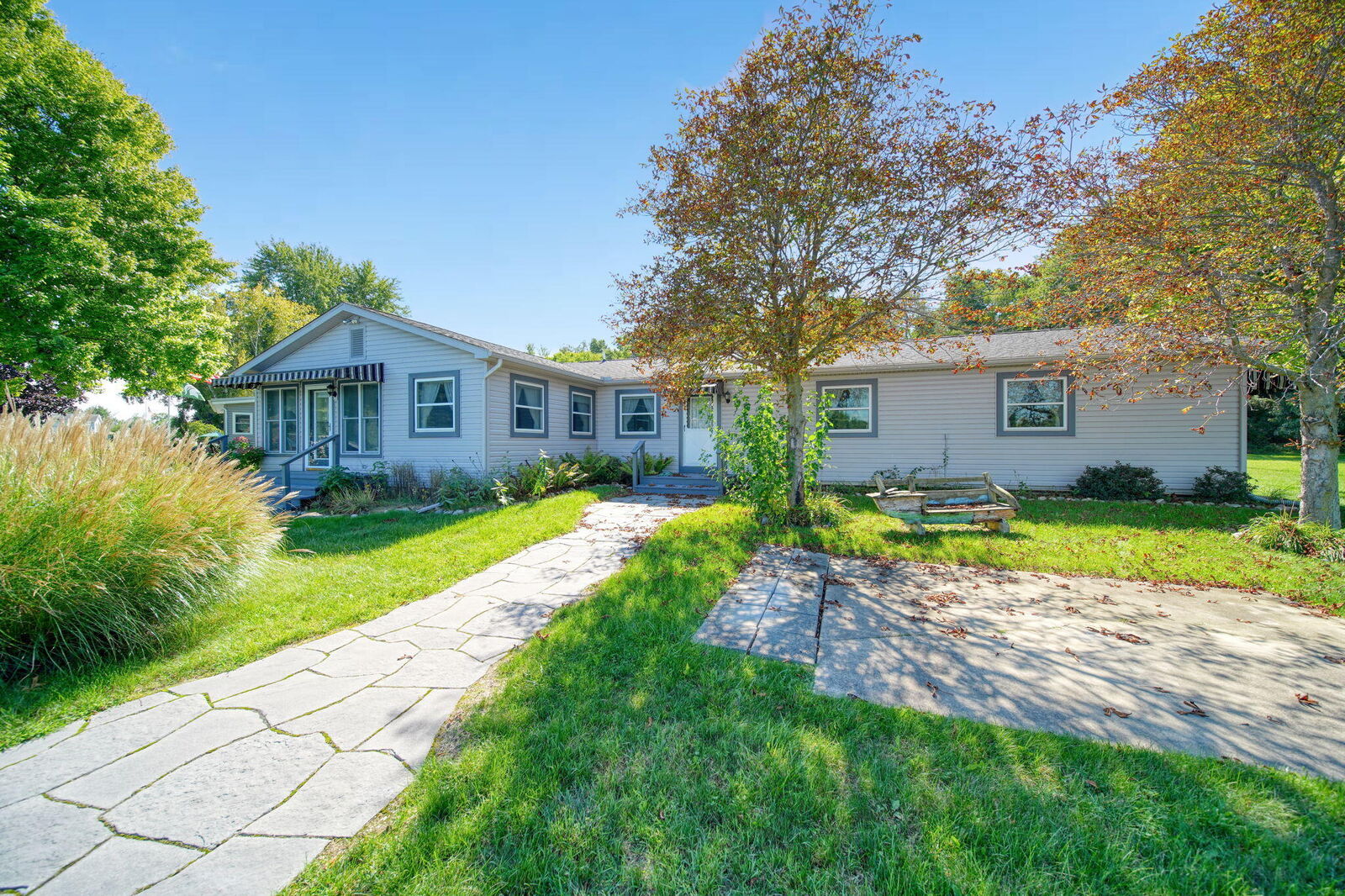 Property Photo:  228 Oak Grove Drive  MI 49230 