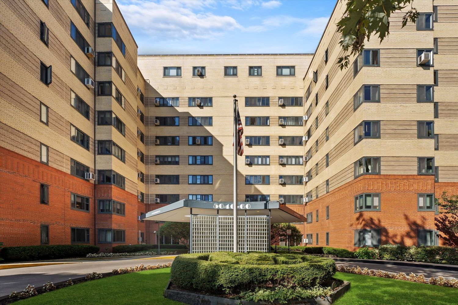 Property Photo: 5048 N Marine Drive F3 IL 60640