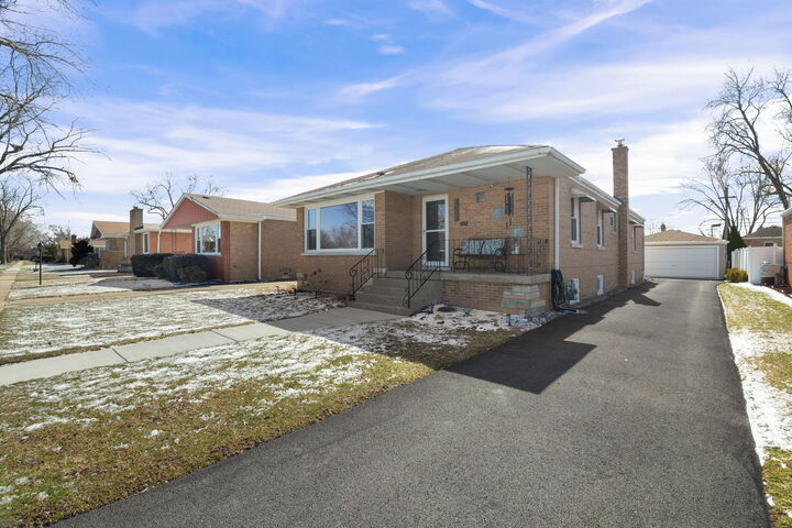 Property Photo: 5337 W 102nd Street IL 60453