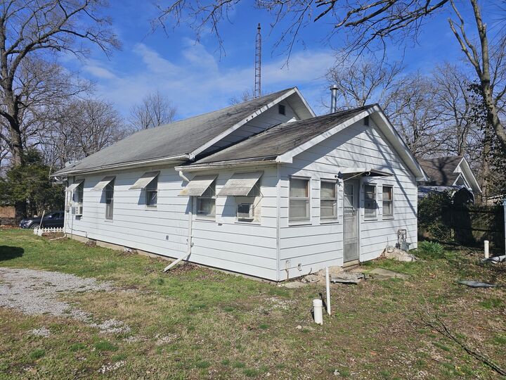 Property Photo: 725 Dewey Avenue IL 62864
