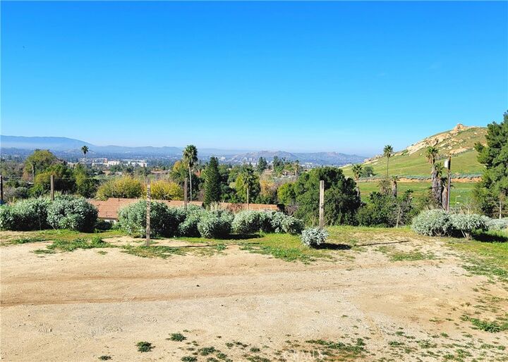 Property Photo: 2935 Galaxie Heights Road CA 92507