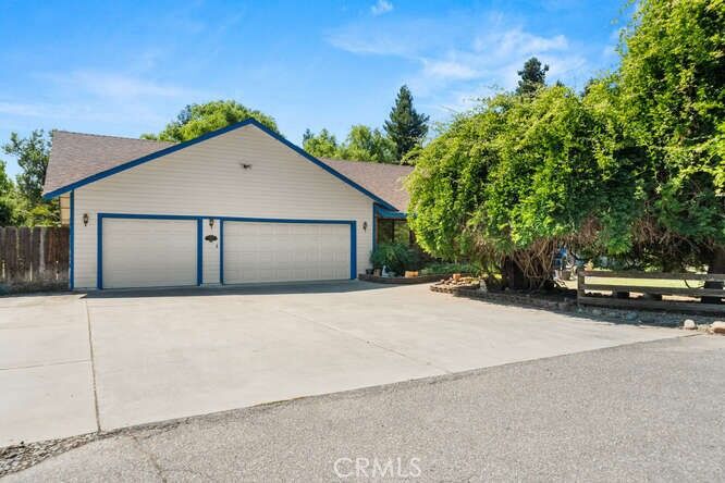 Property Photo: 625 La Bonita Court CA 95973