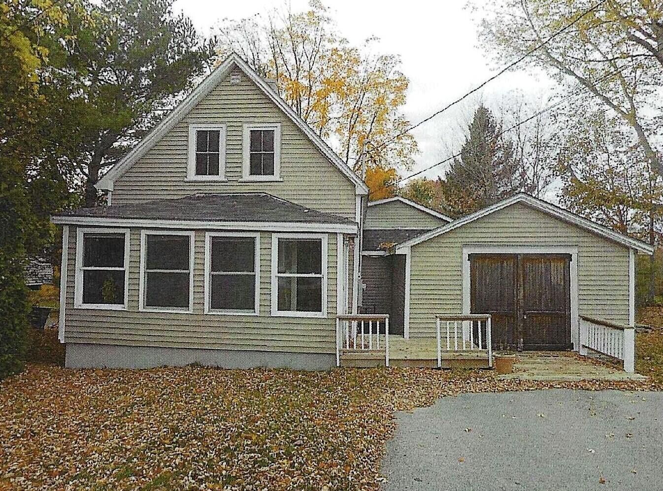 Property Photo:  