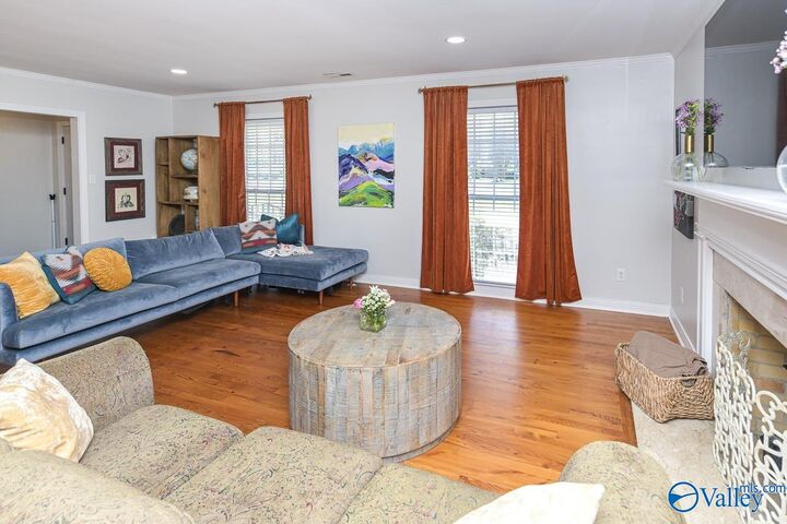 Property Photo:  1804 Stratford Road  AL 35601 