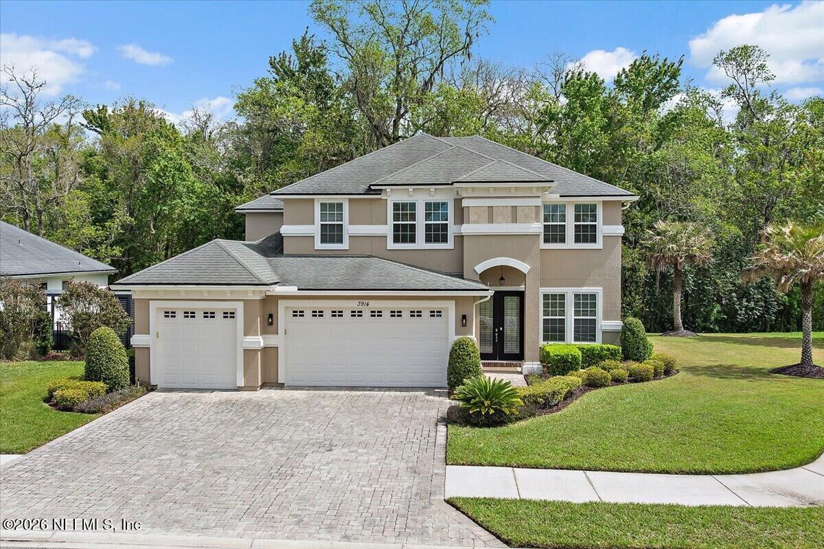 Property Photo: 3914 Mediterranean Court FL 32223