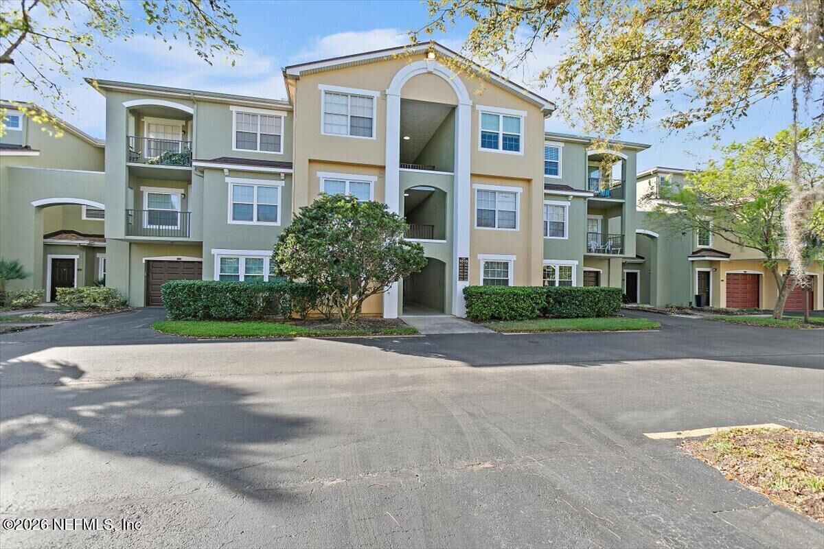 Property Photo: 1010 Bella Vista Boulevard 122 FL 32084