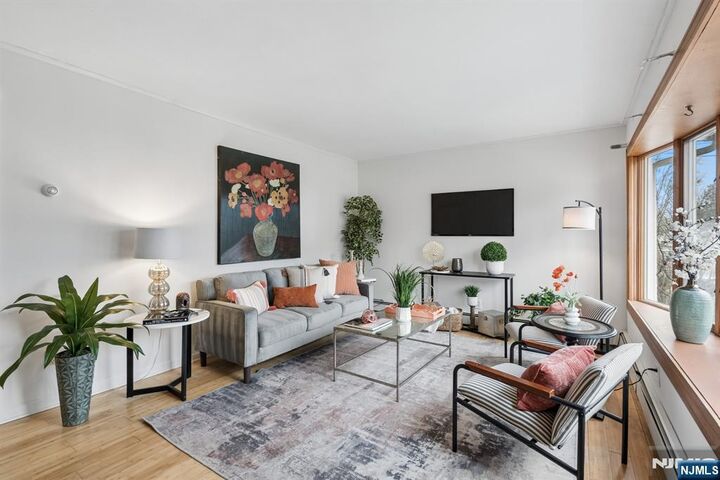 Property Photo:  13 Central Avenue  NJ 07442 