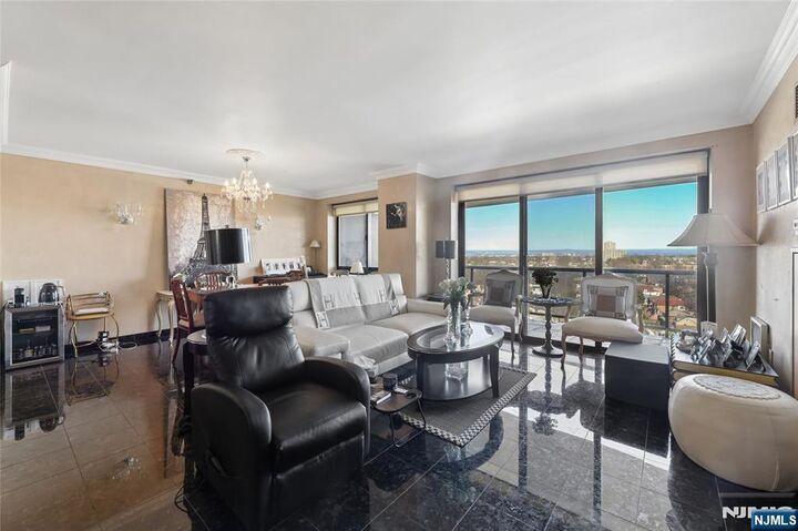 Property Photo:  1512 Palisade Avenue 17A  NJ 07024 