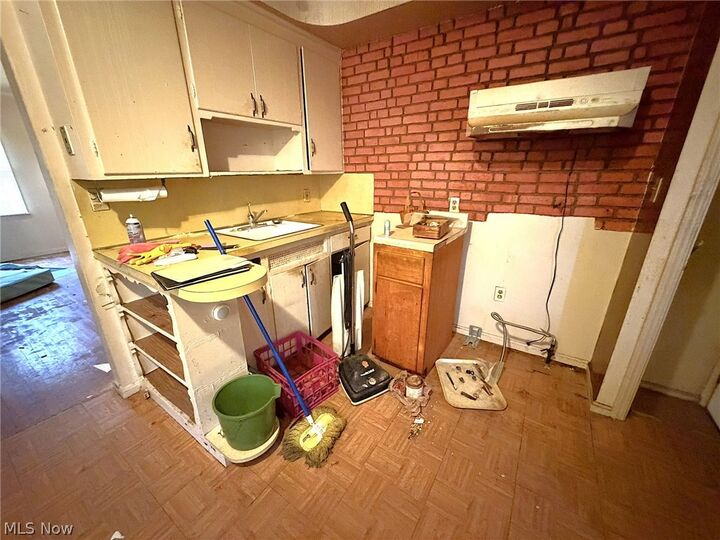 Property Photo: 4385 E 175th Street OH 44128