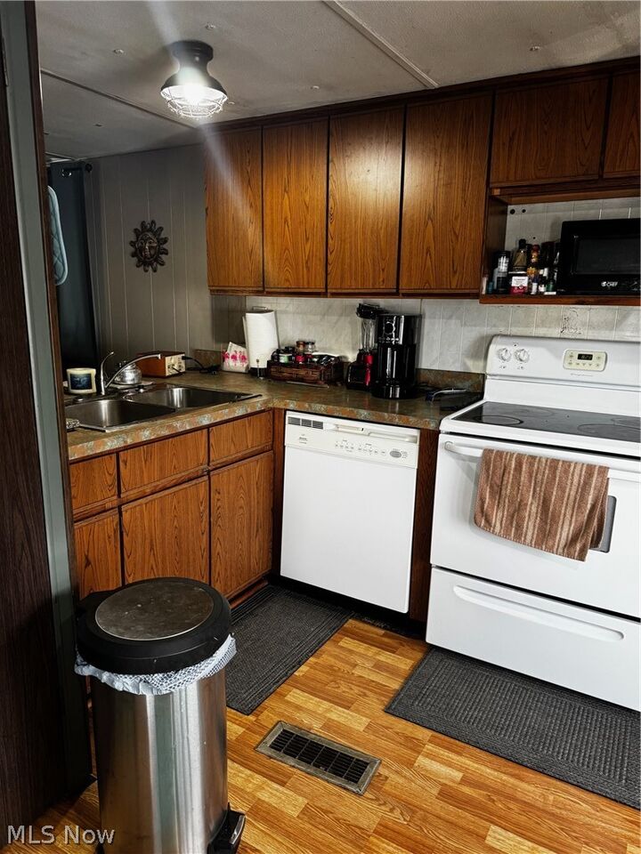 Property Photo:  3218 State Route 82 200  OH 44255 