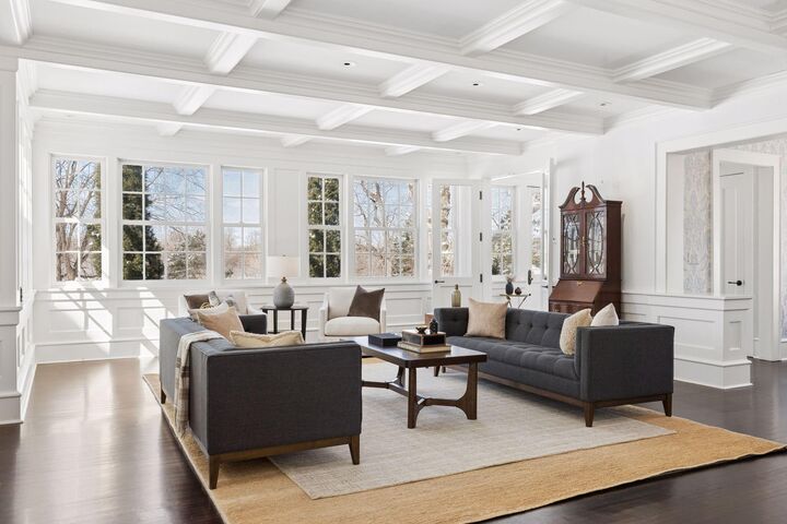 Property Photo:  2735 E Lake Of The Isles Parkway  MN 55408 