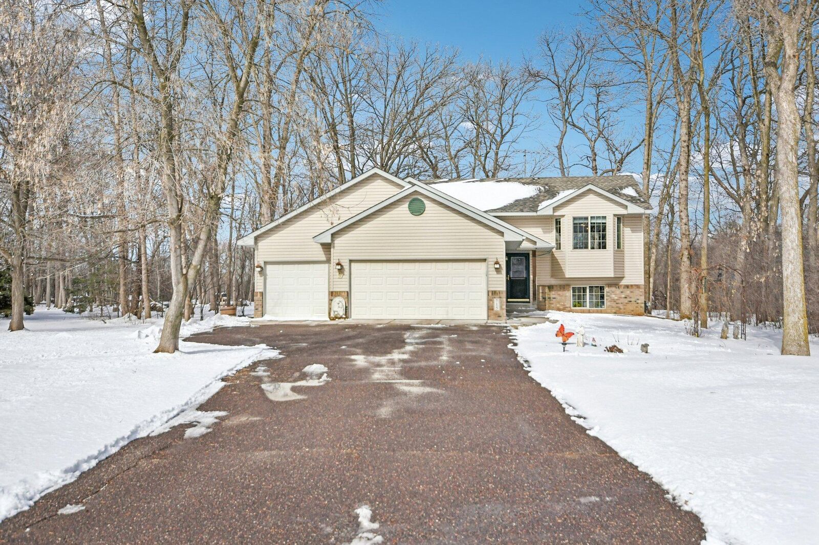 Property Photo: 715 Lewis Avenue MN 55069