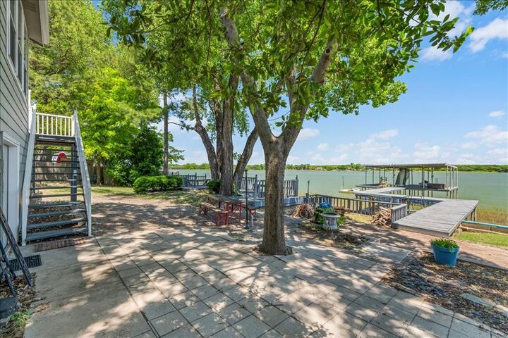 Photo de la propriété: 1128 W Lake Drive TX 76087