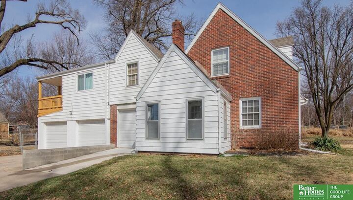 Property Photo:  2002 N 55 Street  NE 68104 