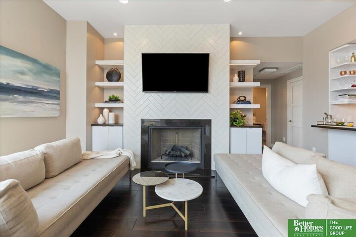 Property Photo:  200 S 31st Avenue 4814  NE 68131 