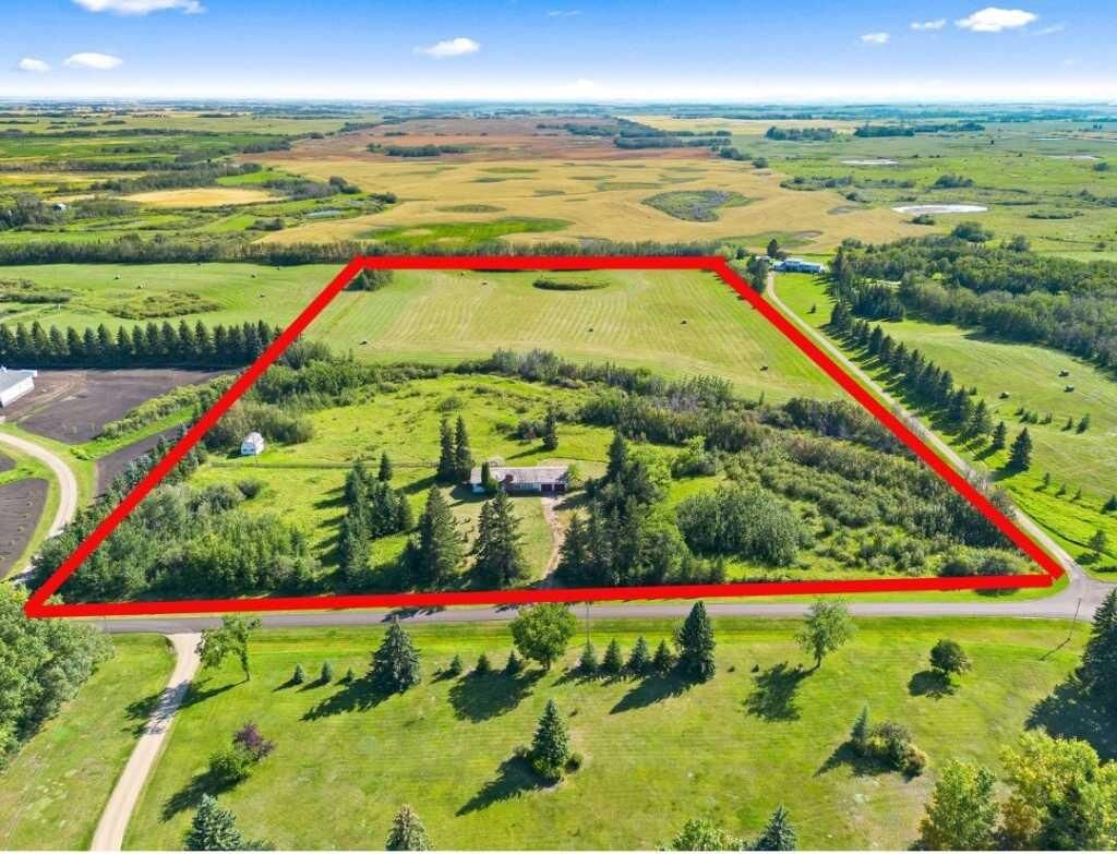 Property Photo: 17 White Fence Road AB T9V 3A8
