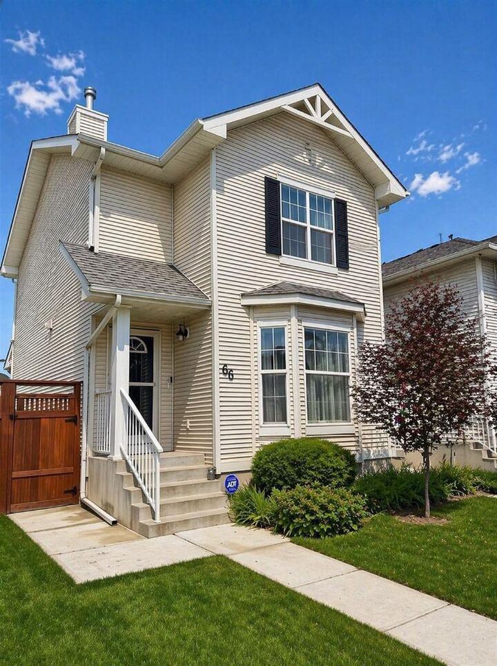 66 Cramond Circle SE — photo 1