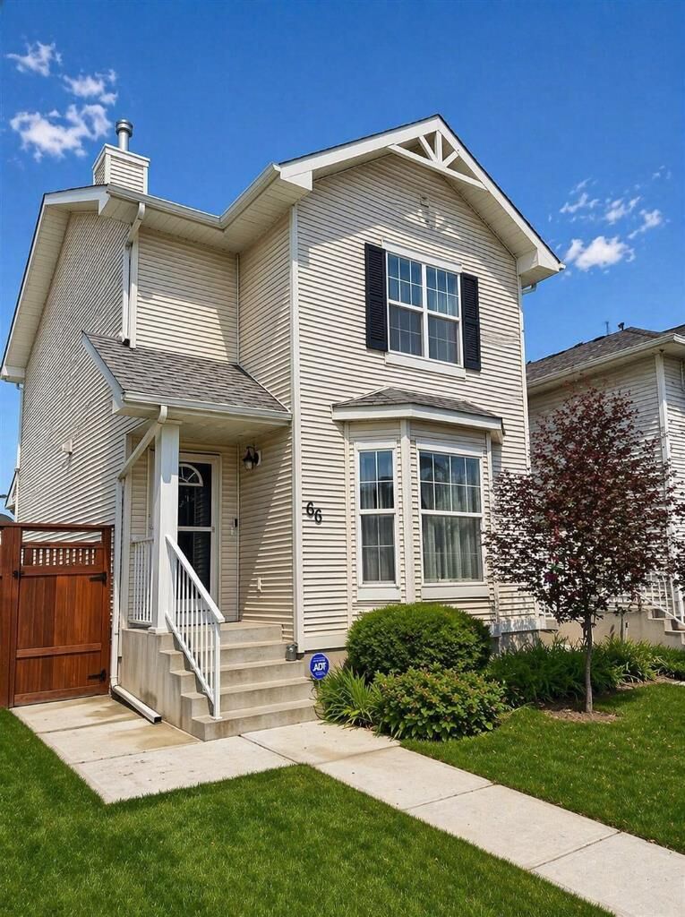 Property Photo: 66 Cramond Circle SE AB T3M 1E6