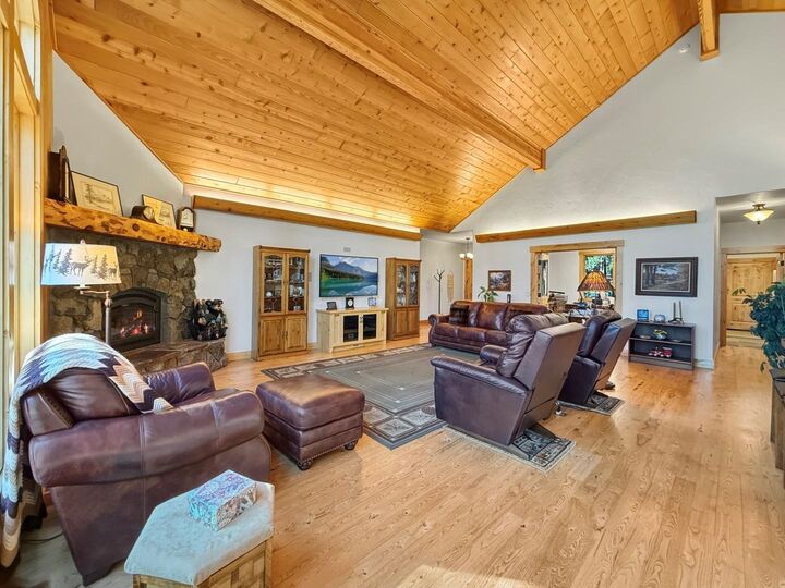 Property Photo:  462 Arrowleaf Road  CA 96122 