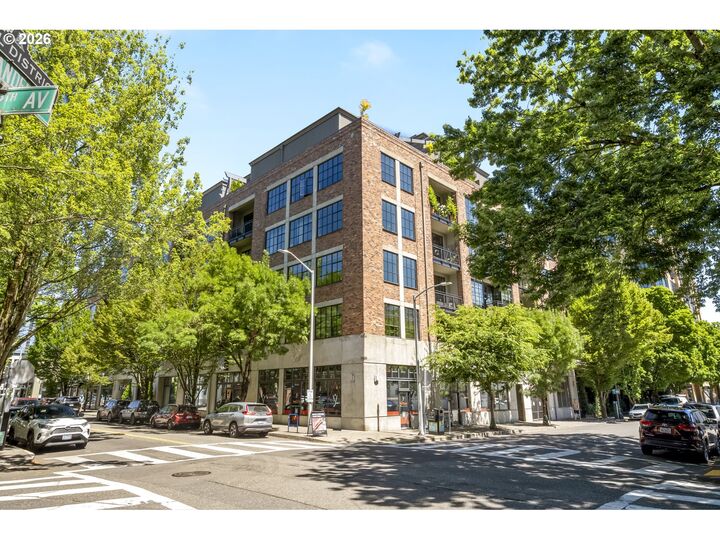 Property Photo: 408 NW 12th Ave 412 OR 97209