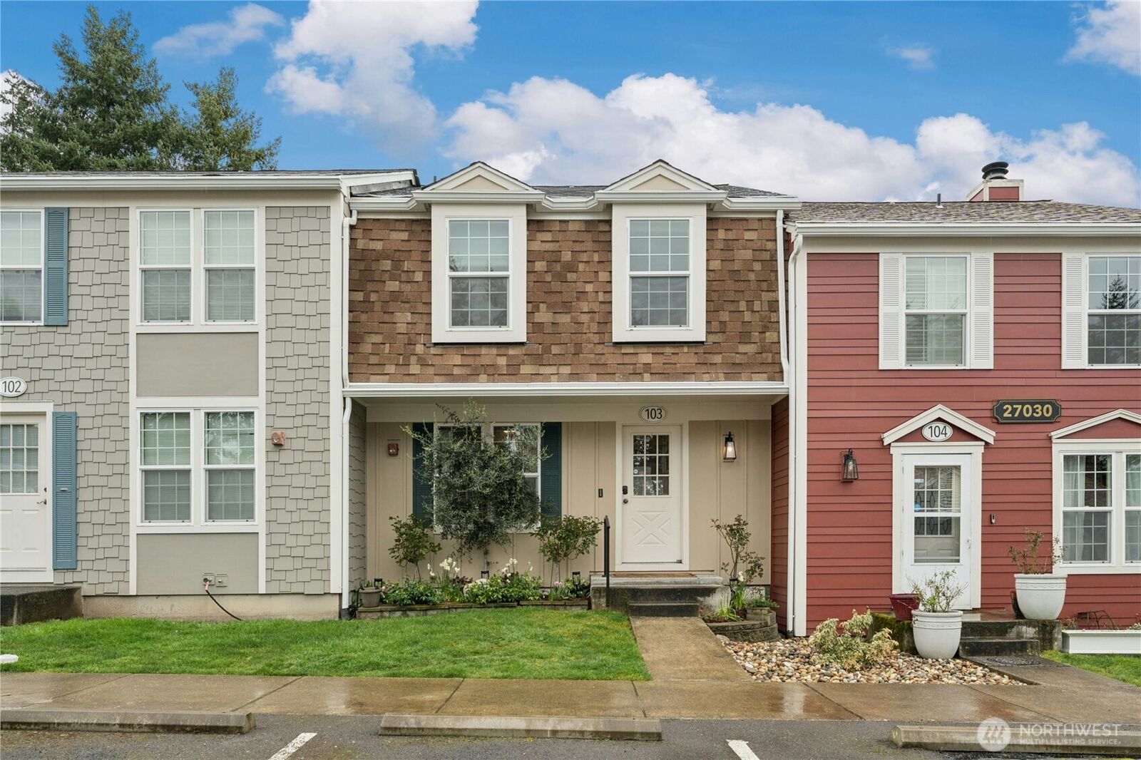 Property Photo: 27030 47th Avenue S 103 WA 98032