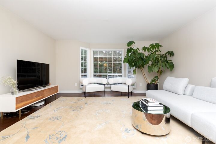 Property Photo:  6304  110th Avenue NE  WA 98033 