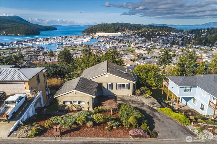 Property Photo:  2104  Highland Drive  WA 98221 