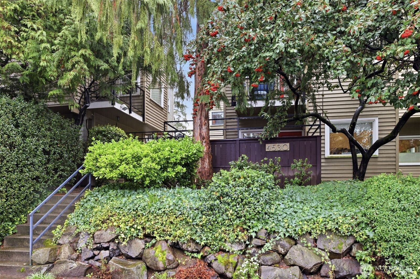 Property Photo: 4530 Meridian Avenue N S-2 WA 98103