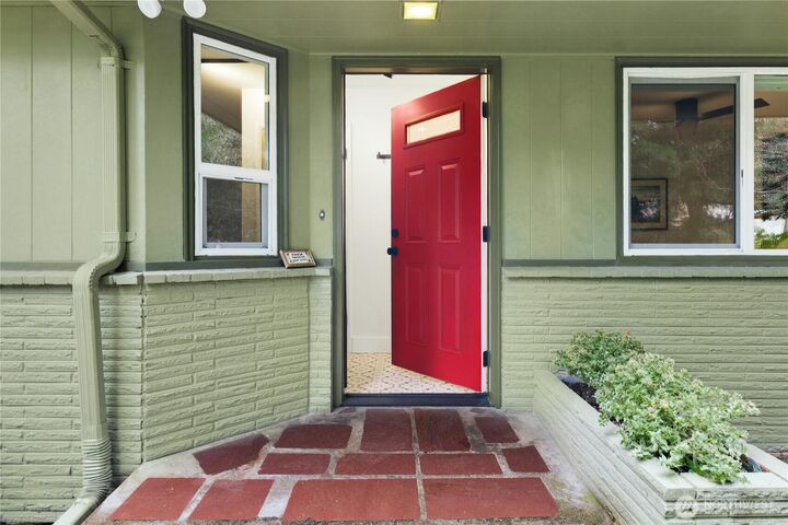 Property Photo:  21214  96th Avenue W  WA 98020 