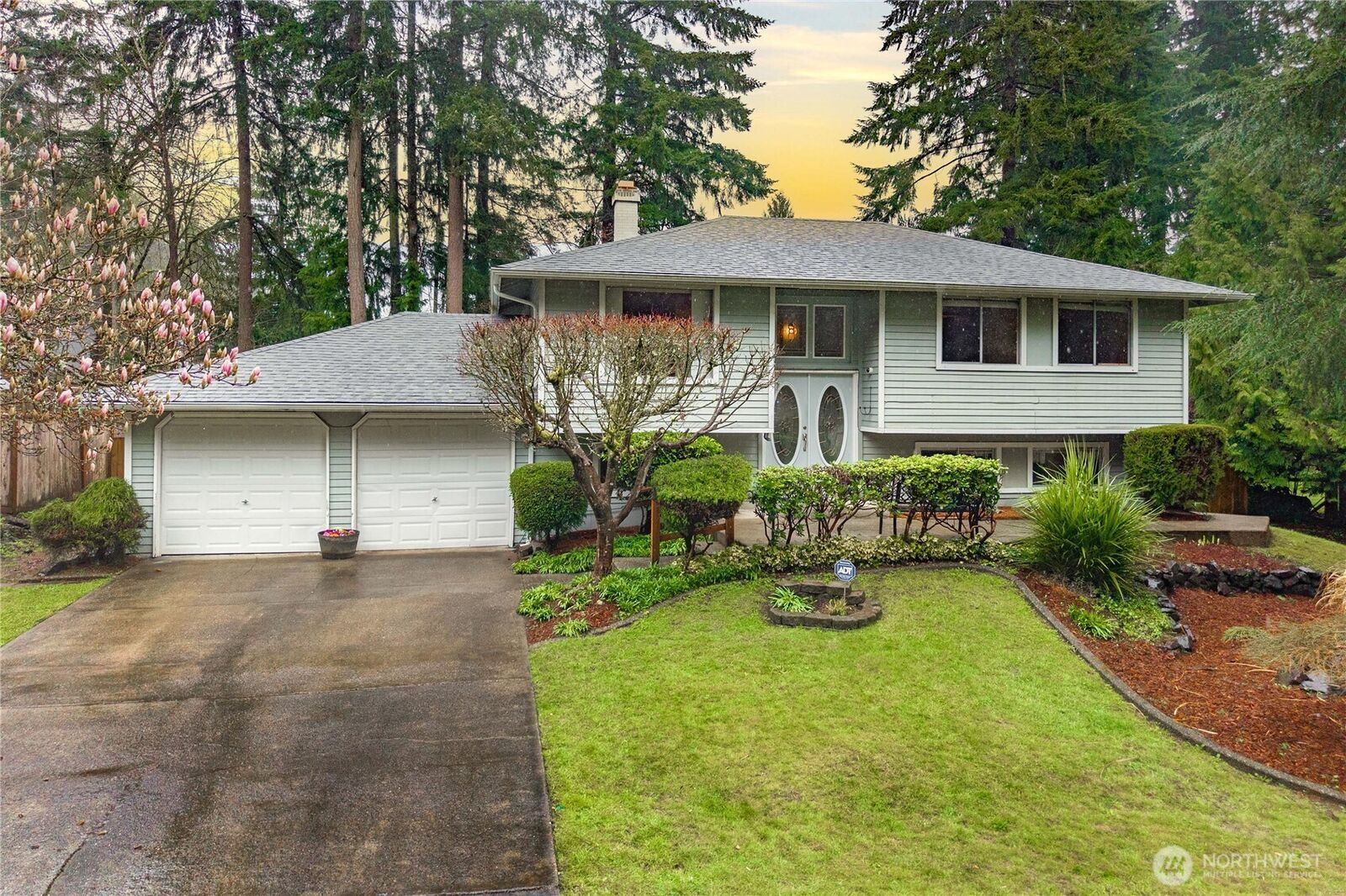 Property Photo: 6811 40th Street Ct NW WA 98335