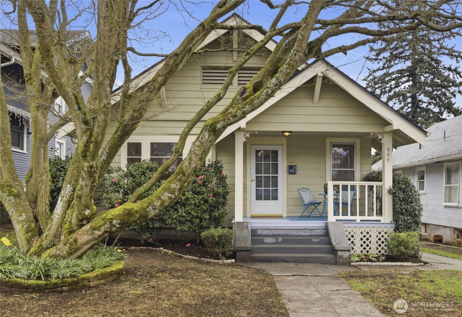 Property Photo:  907 NW 61st Street  WA 98107 