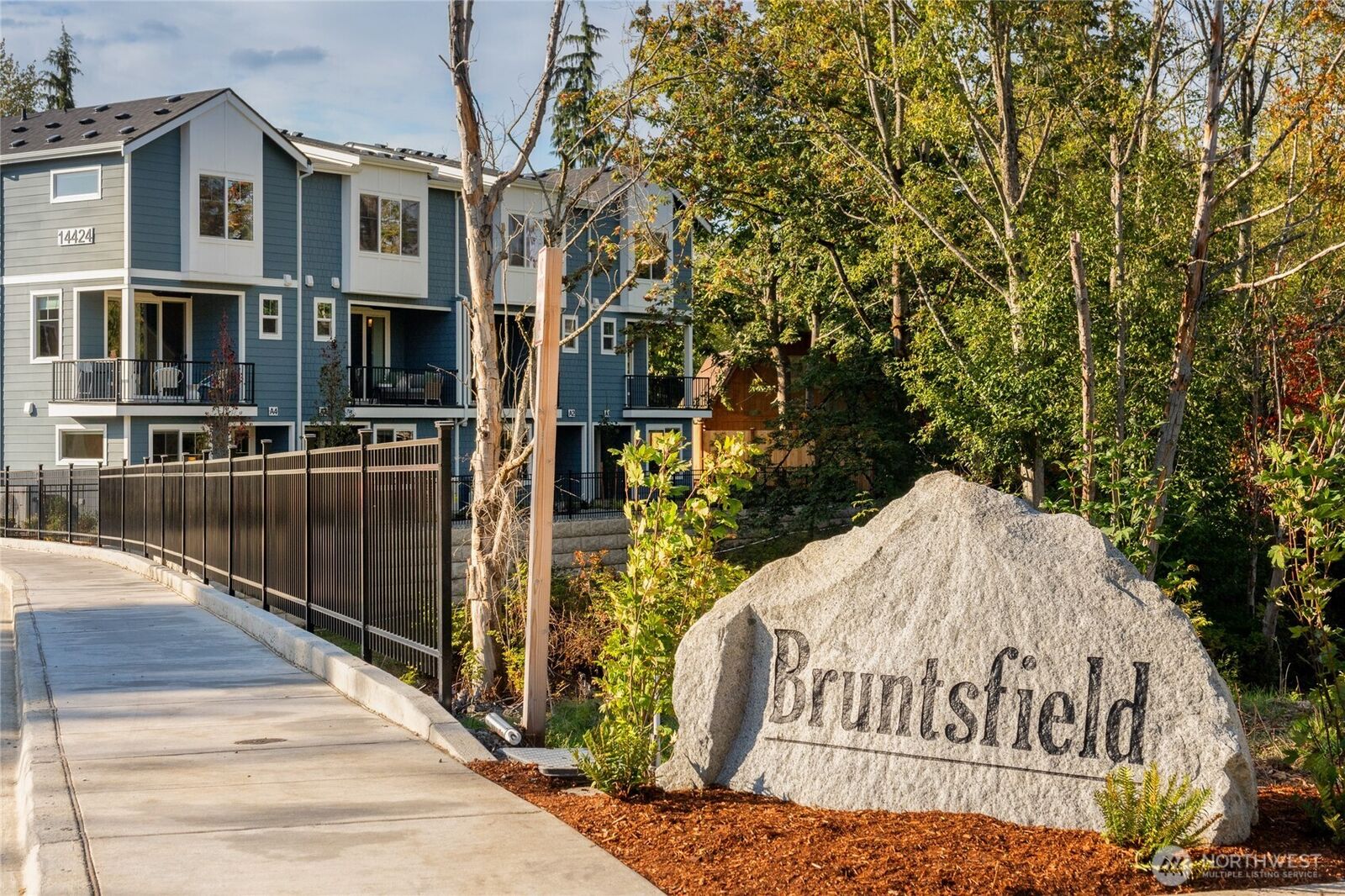 Property Photo:  14424  Madison Way D6  WA 98087 