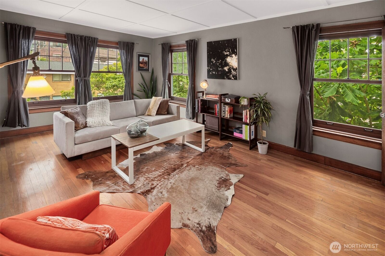 Property Photo: 408 Bellevue Ave E 306 WA 98102