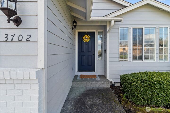 Property Photo: 3702 48th Avenue NE WA 98422