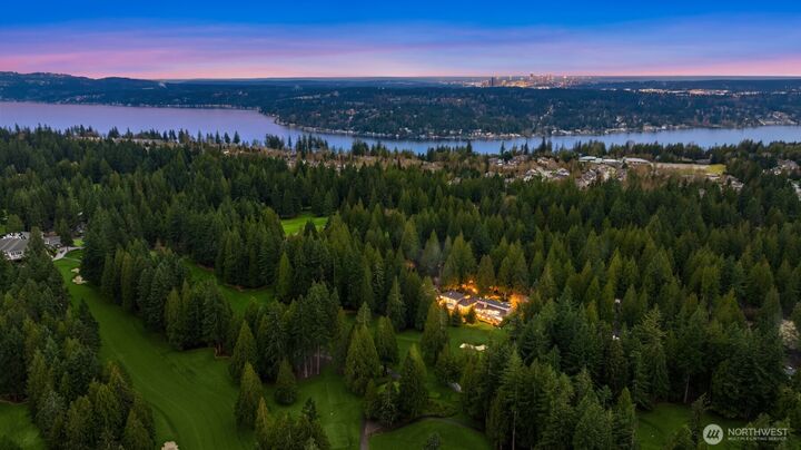 Property Photo:  3126  211th Avenue NE  WA 98074 