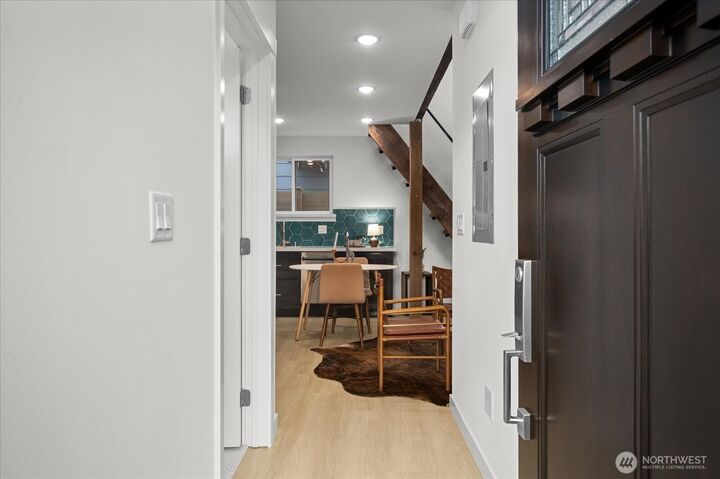Property Photo:  828 S Sullivan Street B  WA 98108 