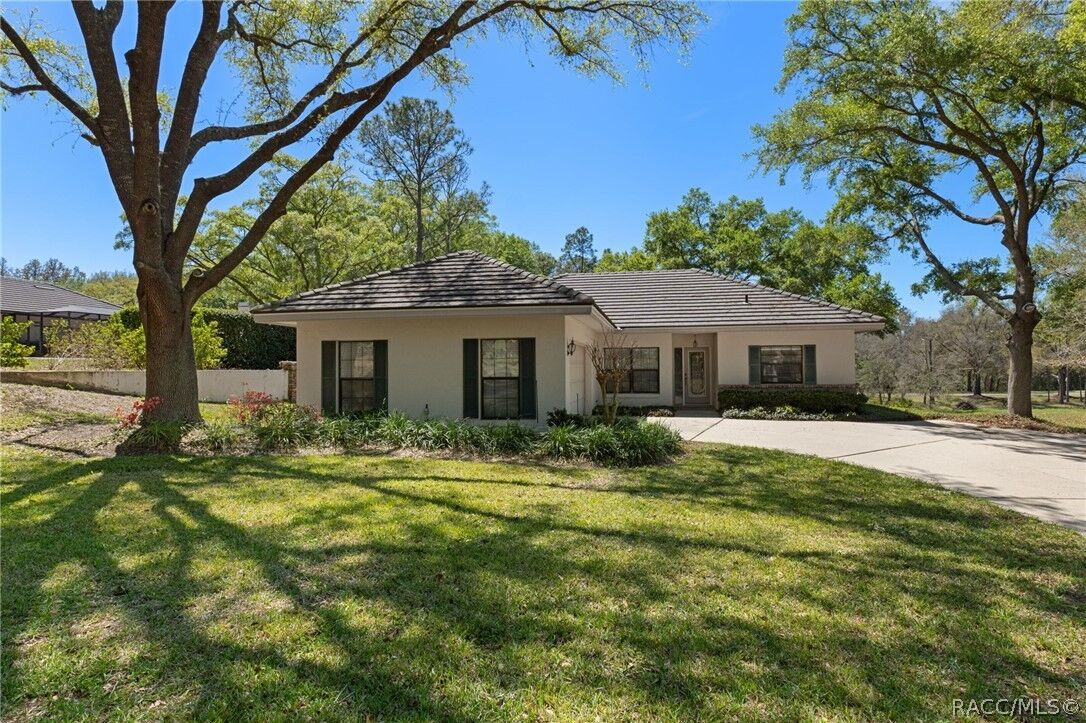 Property Photo: 3680 W Treyburn Path FL 34461