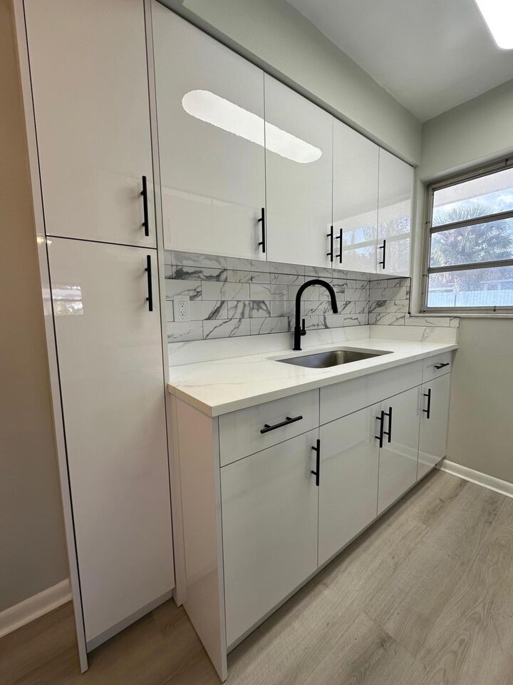 Property Photo: 932 S B Street FL 33460