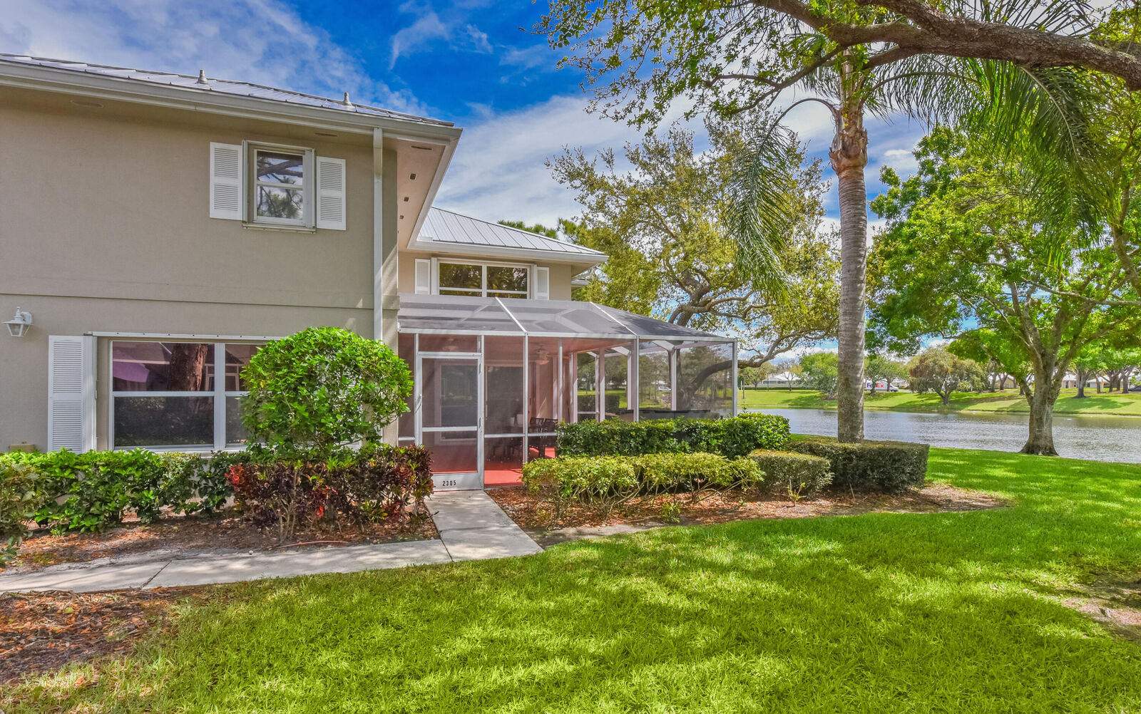Property Photo:  2305 SW Essex Court  FL 34990 