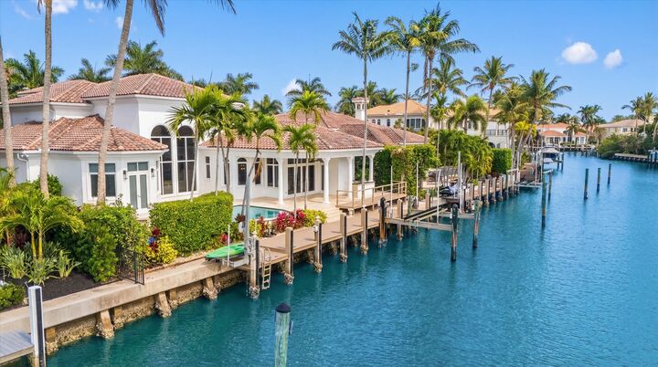 Property Photo:  788 Harbour Isles Place  FL 33410 