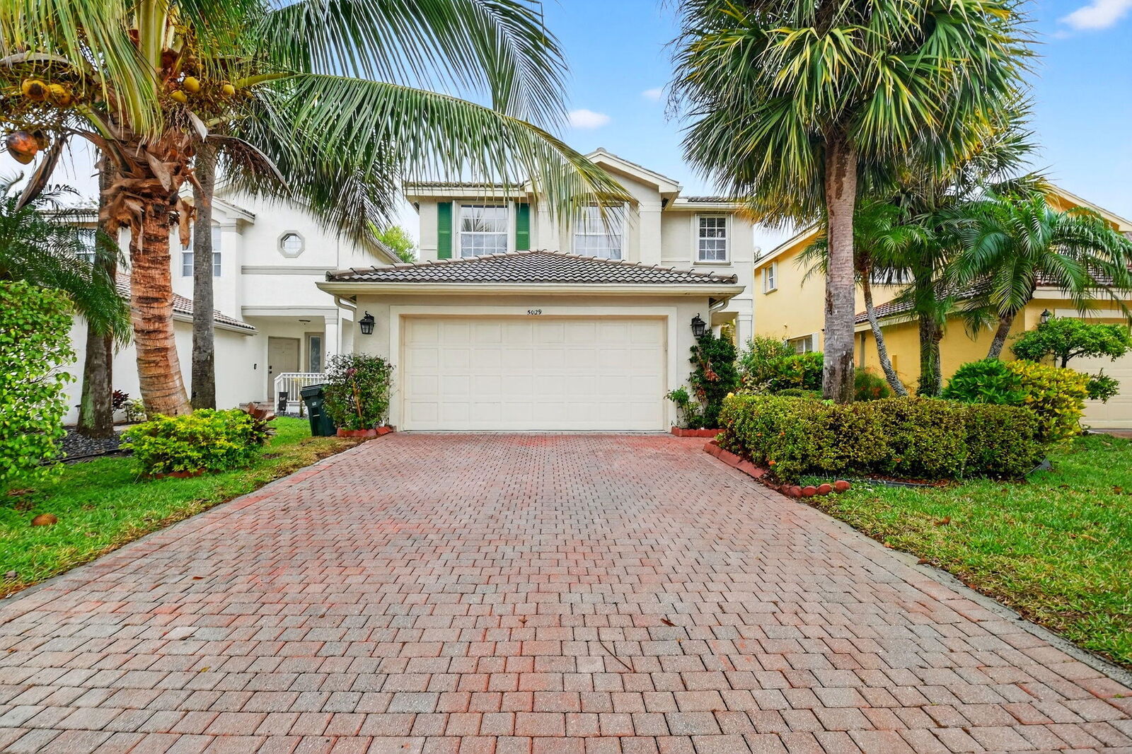 Property Photo:  5029 Starblaze Drive  FL 33463 