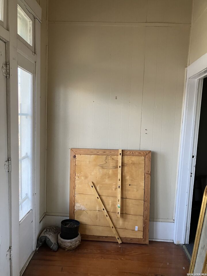 Property Photo:  2424 Buena Vista  TX 78207 