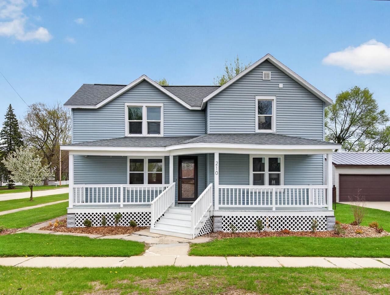 Property Photo: 210 N Farmer Street WI 54968