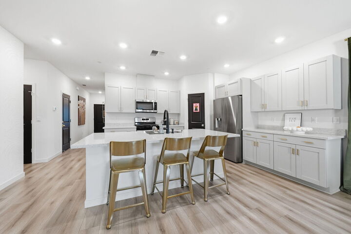 Property Photo:  3063 Sebring Avenue  CA 96002 